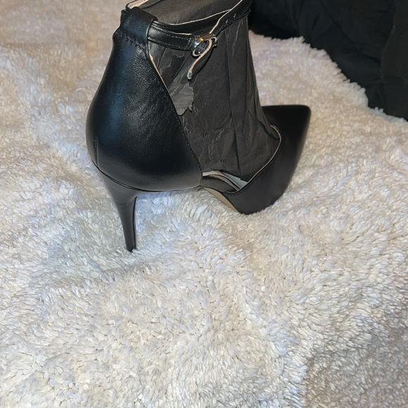 Heels - Picture 3 of 8